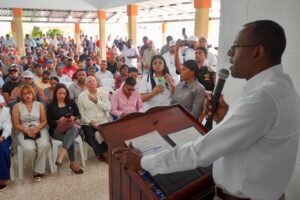 Gobierno impacta a 2 mil personas con nuevo proyecto de titulación en Higüey