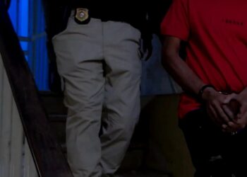 Arrestan otro extranjero con siete paquetes de presunta marihuana