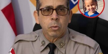 El Juzgado de Atención Permanente del distrito judicial de San Cristóbal impuso tres meses de prisión preventiva, como medida de coerción, a dos hombres imputados por el asesinato de un sargento de la Policía Nacional el 3 de enero en la avenida Circunvalación, en las inmediaciones del municipio de Los Bajos de Haina.
