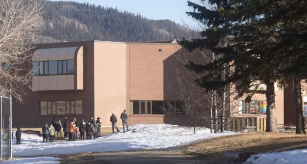 Al menos diez personas muertas en tiroteo en una escuela del oeste de Canadá