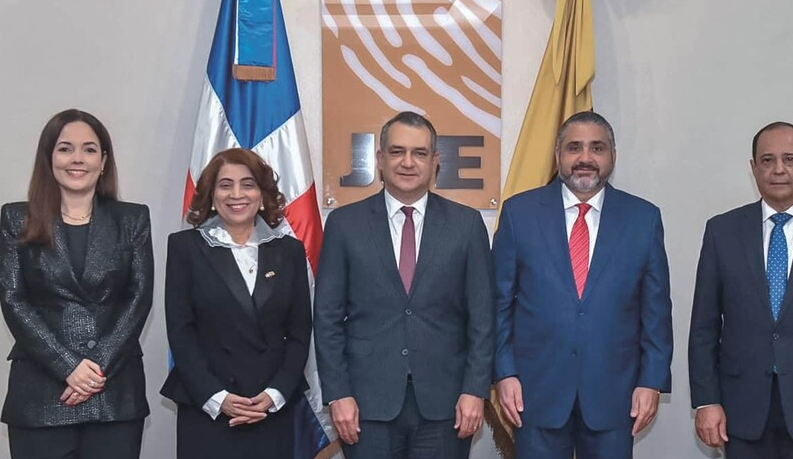 Nueva regla: JCE impedirán la militancia en más de un partido político