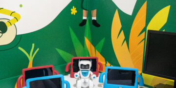 Banco Caribe dona Aula STEM a Acción Callejera en Santiago, impactando a más de 150 niños y adolescentes