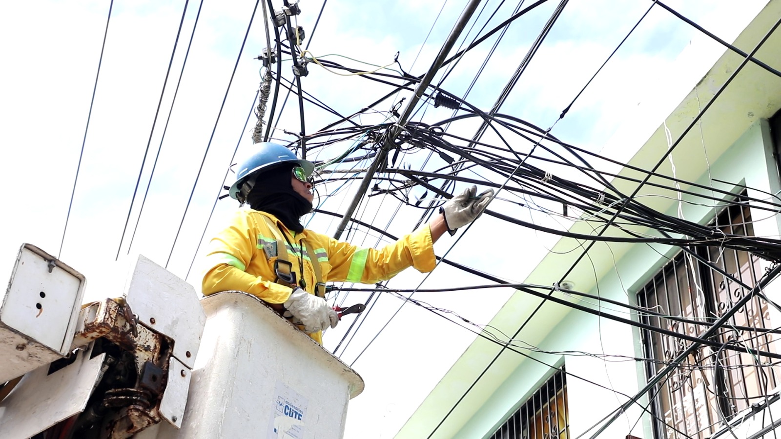 Edeeste normaliza más de 20 mil clientes y desmantela cerca de 3 mil conexiones directas en enero 2026