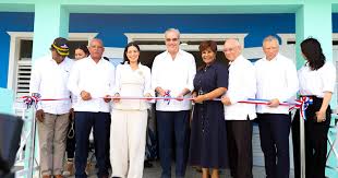 Abinader inaugura CAIPI junto a directora del INAIPI en Montecristi; beneficiará a 250 niños