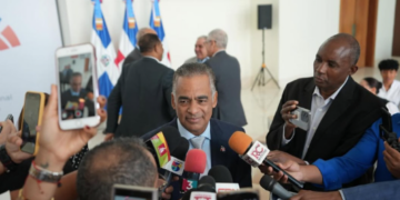 Ministro de Energía y Minas atribuye apagones a alta demanda