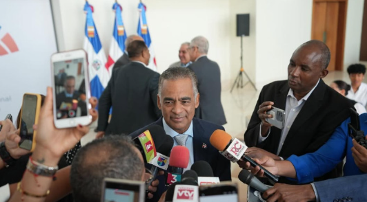 Ministro de Energía y Minas atribuye apagones a alta demanda