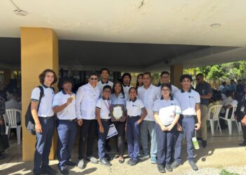 Colegio triunfa en olimpiadas distritales y recibe reconocimiento de la Alcaldía SDE