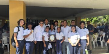 Colegio triunfa en olimpiadas distritales y recibe reconocimiento de la Alcaldía SDE