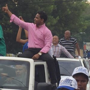 Dirigentes del PRM solicitan a Larry Suero postularse a la Secretaría General del DN