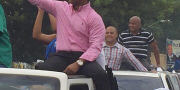 Dirigentes del PRM solicitan a Larry Suero postularse a la Secretaría General del DN
