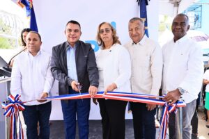 Director del SNS entrega tres Centros de Primer Nivel en San Cristóbal y Baní
