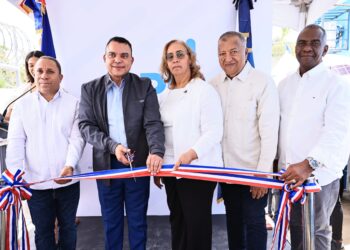 Director del SNS entrega tres Centros de Primer Nivel en San Cristóbal y Baní