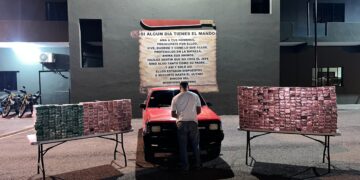 Ejército detiene hombre ocultaba 93,000 cigarrillos de contrabando en una camioneta en Valverde