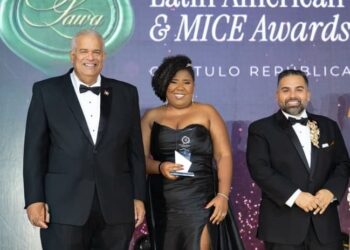 Jardín de Novias destaca con participación en The Wedding Event y recibe dos estatuillas en Premios LAWA 2026