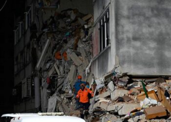 Suman 589 muertos por terremotos en Venezuela
