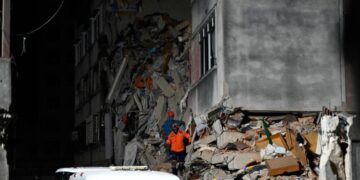 Suman 589 muertos por terremotos en Venezuela