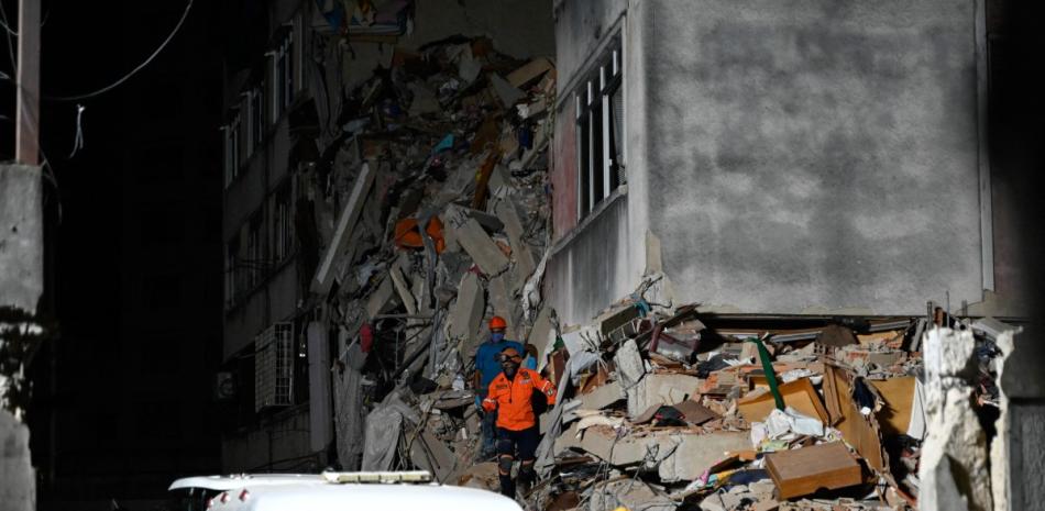 Suman 589 muertos por terremotos en Venezuela Suman 589 muertos por terremotos en Venezuela