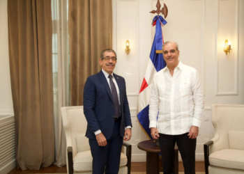Presidente Luis Abinader recibe al rector electo de la UASD