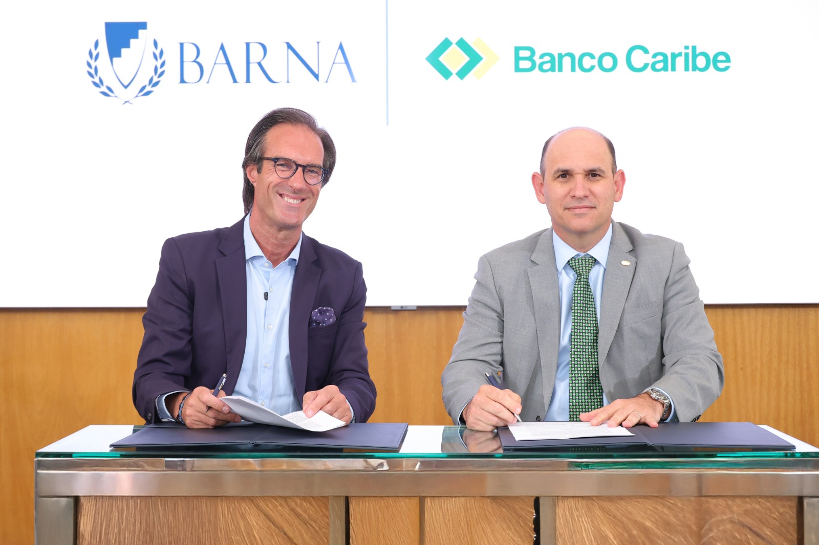 Banco Caribe y BARNA promueven alianza estratégica para fortalecer el liderazgo empresarial Banco Caribe y BARNA promueven alianza estratégica para fortalecer el liderazgo empresarial