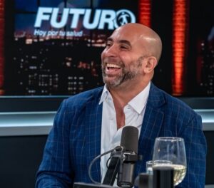 Irving Alberti lleva su esencia al mundo podcast con “La Fábrica Podcast”