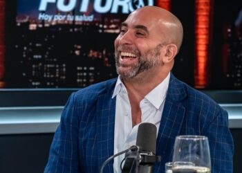 Irving Alberti lleva su esencia al mundo podcast con “La Fábrica Podcast”