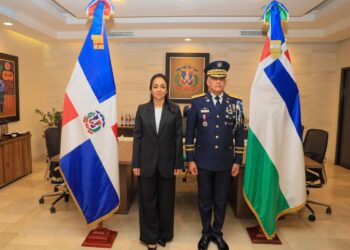 Ministra Faride Raful encabeza traspaso de mando y posesiona a Ernesto Rodríguez García como director general de la Policía Nacional