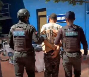 Policía detiene a hombre acusado de herir a joven durante intento de asalto en Serrallés