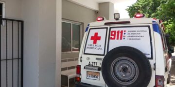 20 estudiantes son ingresados en centros de salud tras consumir leche en escuela de Santiago